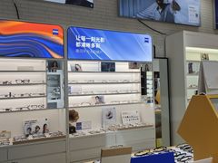 -诺柯视眼镜-蔡司依视路官方工厂店(淞南一店)