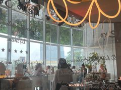 大堂-星巴克(广州淘金路店)