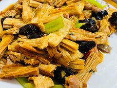 腐竹炒肉-天地家常菜