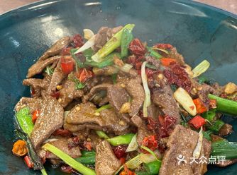 在这家餐馆，菜品的卖相无疑是其亮点，比起味道来