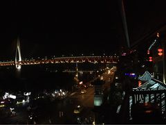 -屋顶顶城市·江景酒店-客房部