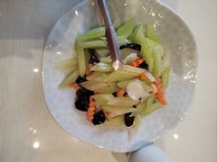 腰果西芹炒百合-红樱桃·新派辽菜(北行店)