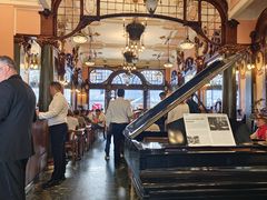 -Majestic Café