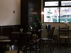 -Café Monson