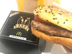 -麦当劳(世界城广场店)