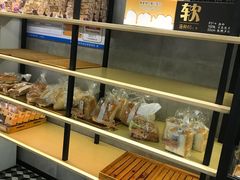 面包甜点陈列柜-圣安娜饼屋(信和广场店)