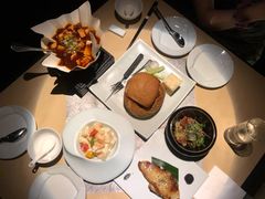 -穹六人间 people 6(岳阳路店)