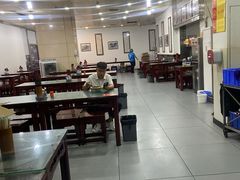 -牛一嘴·兰州牛肉面·大盘鸡(财富中心店)