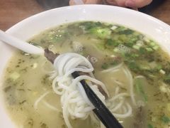 -在蒙自过桥米线