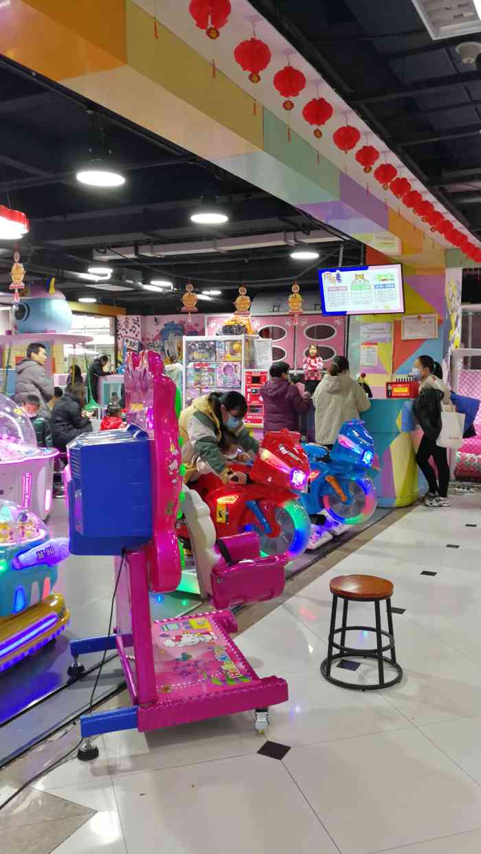 沃尔玛(南门店)-"这家店在东吴北路与南环路的交叉路口.原来.