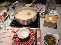 -尚尚仙·酸汤猪手·猪肚鸡火锅(华联万柳购物中心店)