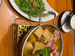 -老滇山寨•云南特色菜•地方菜•民族风情歌舞表演(金碧店)