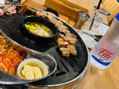 -江南猪肉商会无限续吃(弘大店)