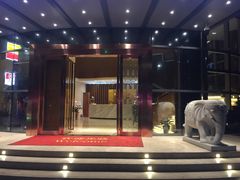 -蓝蔻酒店(深圳东站布吉万象汇店)