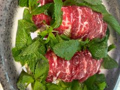 -左庭右院鲜牛肉火锅(浦江欢乐颂店)