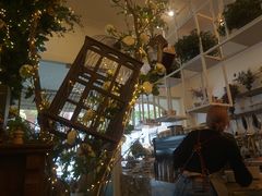 -FLOVIE FLORIST CAFE