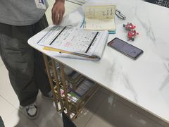 -诺柯视眼镜-蔡司依视路官方工厂店(淞南一店)
