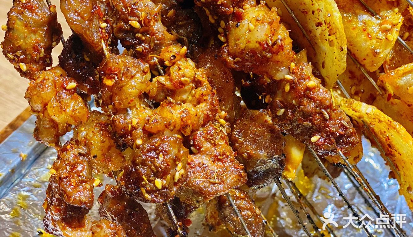 烤宫后筋是他家特色,第一次吃,口感鲜嫩又有嚼劲