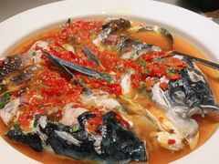 老坛剁椒蒸鲜活鱼头-遇见湘·地道湖南菜(洛溪店)