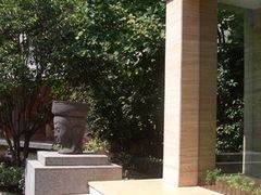 门口1-杭州西湖艺联君亭酒店(黄龙体育中心地铁口店)
