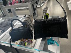 -BALENCIAGA(恒隆广场店)