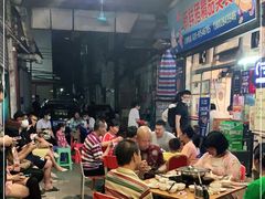 大堂-华哥新鲜猪精品美食