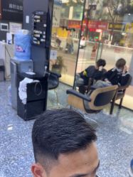 -藤野造型专业烫染接发