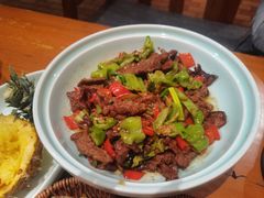 -老滇山寨•云南特色菜•地方菜•民族风情歌舞表演(金碧店)