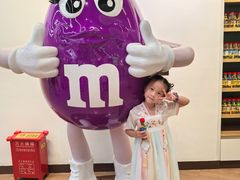 -m豆巧克力世界(上海世茂广场店)