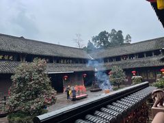 -峨眉山报国寺
