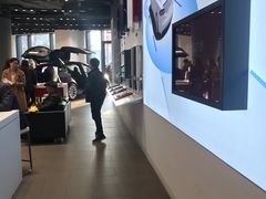 -TESLA 特斯拉(上海太古汇体验店)