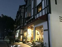 -钟书阁(松江泰晤士小镇店)