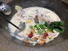 菌菇汤锅底-鲜潭蒸汽石锅鱼(五道口购物中心店)
