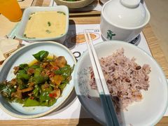 -老乡鸡(上海白玉兰广场店)