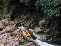 -安吉龙王山峡谷漂流