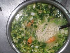 夹骨肉-鹤上俤杠面店