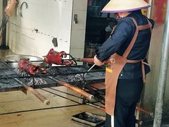 -黄记四更烤乳猪店