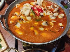 -老滇山寨•云南特色菜•地方菜•民族风情歌舞表演(金碧店)