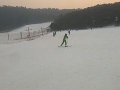 -十三陵雪世界滑雪场
