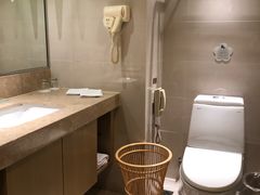 -南京双门楼宾馆(盐仓桥地铁站阅江楼店)