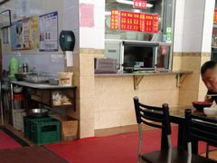 大堂-春雨羊汤店(广开四马路总店)
