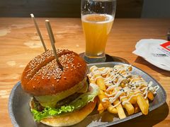 -三勾JJJ Burger&Coffee(梅溪湖店)