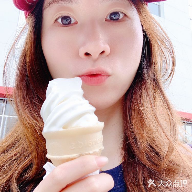 抓住吃冰淇淋最后的尾巴
