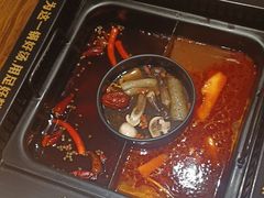 -老牌坊云南鱼豆花火锅(爱建店)