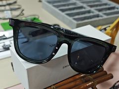 -罗伯特眼镜·蔡司官方授权(罗湖国贸店)