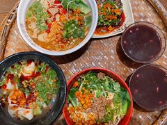 -爆炸头阿姨小四川正宗川味小吃(无任何分店)