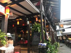 -Dash Teak House