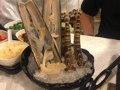 -鲜入围煮花胶鸡海鲜火锅