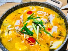 山城外老坛酸菜鱼-山城外·非遗酸菜鱼(新都汇融店)