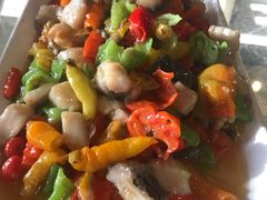 小米辣炒罗非鱼-乡村小榭饭店